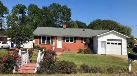 201 E Langdon Ave, Smithfield, NC 27577 photo 1