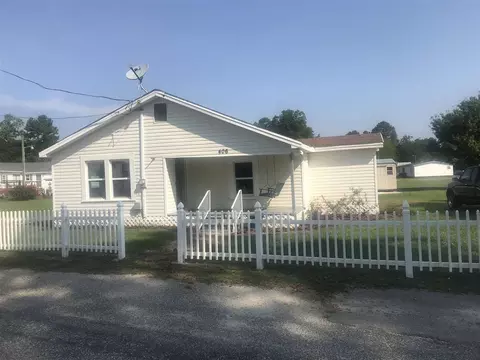 406 Mason Dr, Erwin, NC 28339 photo 2