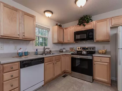 2504 Dovetail Dr, Durham, NC 27704 photo 5