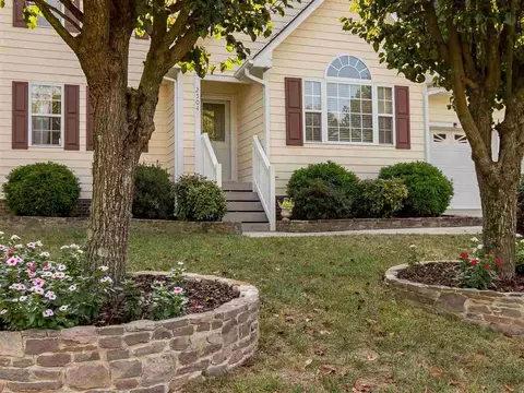 2504 Dovetail Dr, Durham, NC 27704 photo 2