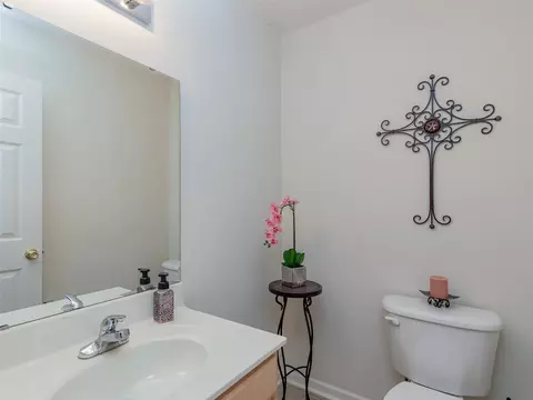 2504 Dovetail Dr, Durham, NC 27704 photo 13