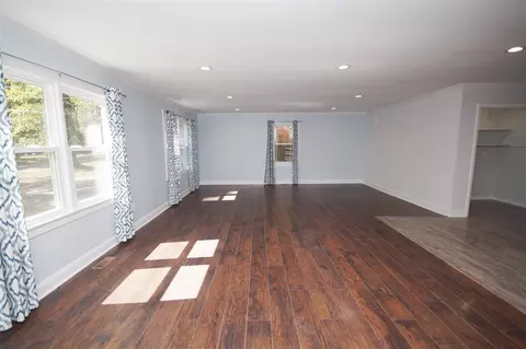 604 Lakeview Rd, Durham, NC 27712 photo 4