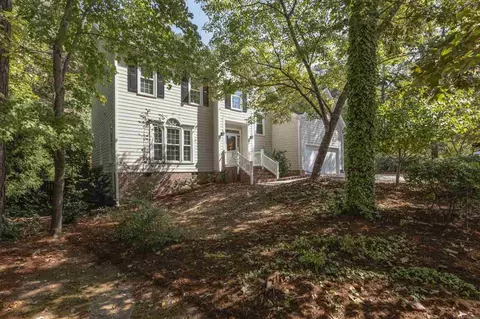 110 Ashwyn Ct, Cary, NC 27518 photo 2