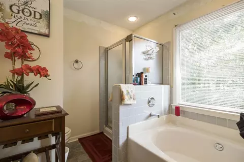 908 Clifford Dr, Durham, NC 27704 photo 8