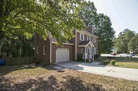 908 Clifford Dr, Durham, NC 27704 photo 2