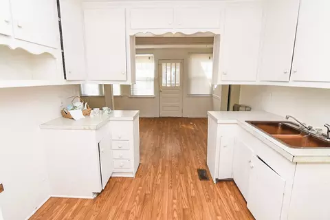 102 E Third St, Princeton, NC 27569 photo 18