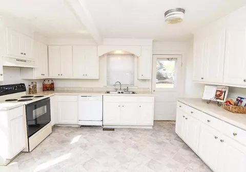 102 E Third St, Princeton, NC 27569 photo 8