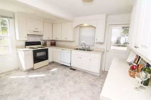 102 E Third St, Princeton, NC 27569 photo 9
