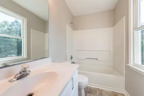 5505 Hadrian Dr, Durham, NC 27703 photo 4