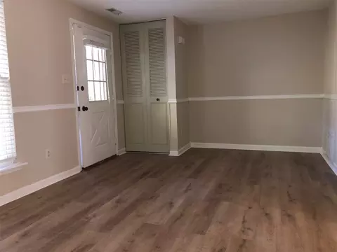 109 Brightleaf Ct, Cary, NC 27513 photo 2