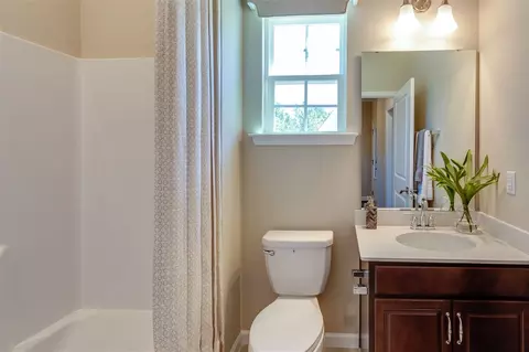 1016 Highbeam Ln, Durham, NC 27703 photo 3