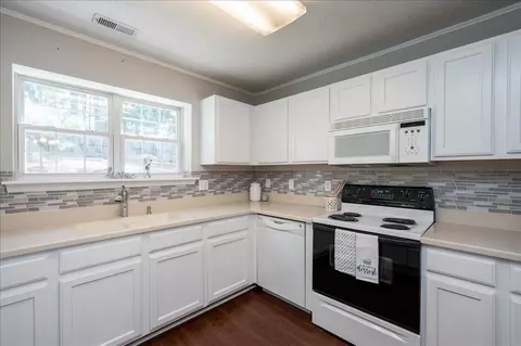 4605 Dolwick Dr, Durham, NC 27713 photo 6
