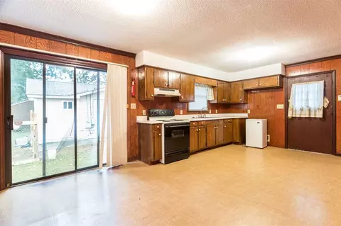 100 E Watson St, Selma, NC 27576 photo 11