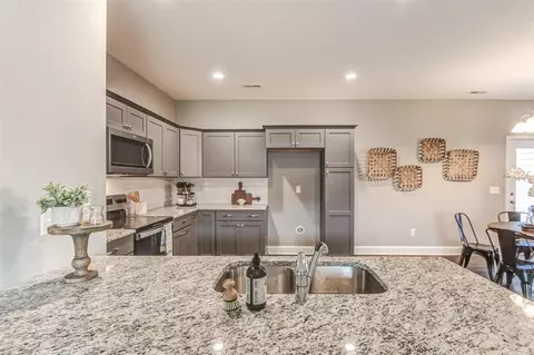 112 Dogwood Ln, Pine Level, NC 27568 photo 9