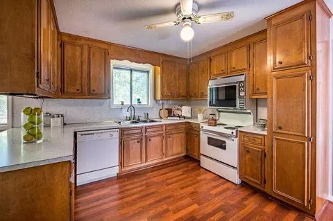 207 Crestview Dr, Durham, NC 27712 photo 6