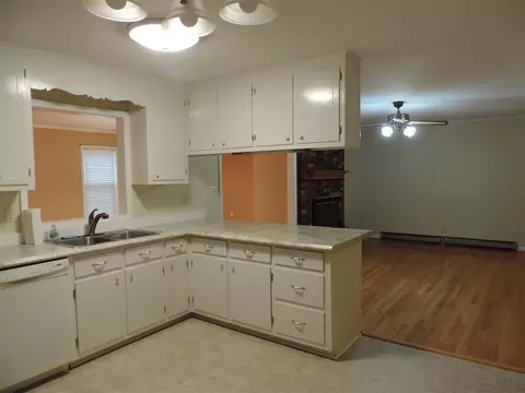 3901 Holder Rd, Durham, NC 27703 photo 9