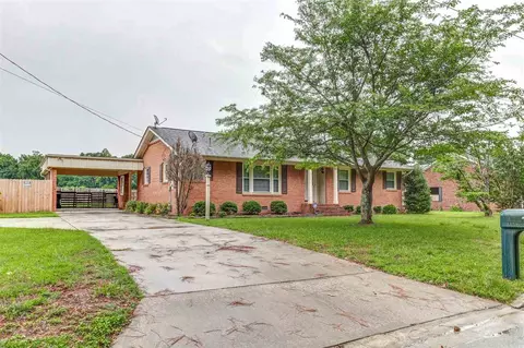 115 Bruce Dr, Dunn, NC 28334 photo 1