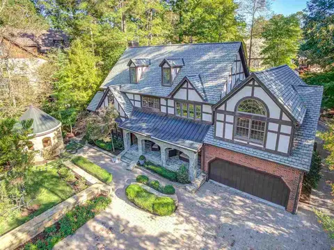 607 Queensferry Rd, Cary, NC 27511 photo 1