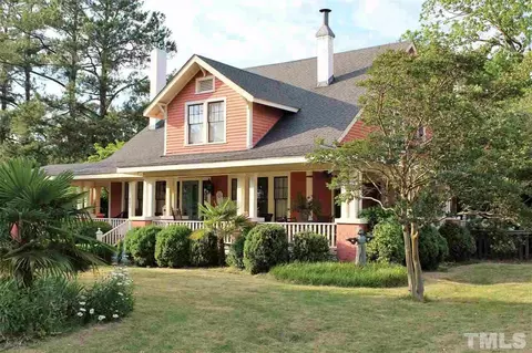 307 E Hl, Benson, NC 27504 photo 3