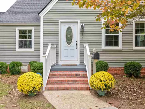 328 W Parrish Dr, Benson, NC 27504 photo 3