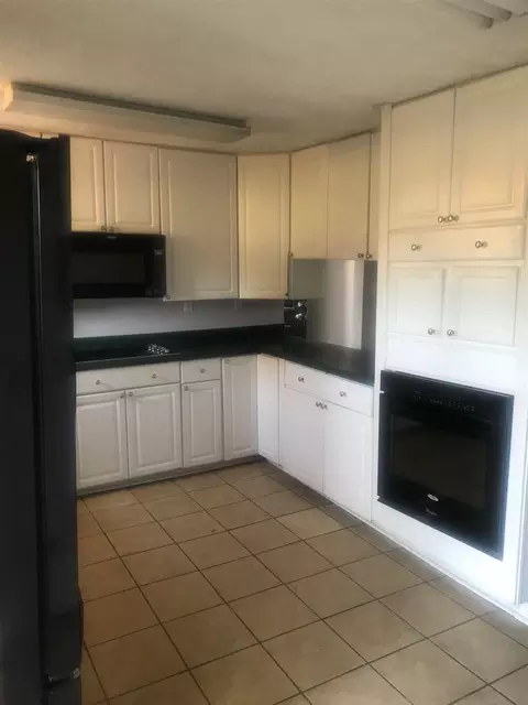 400 Mason Dr, Erwin, NC 28339 photo 3