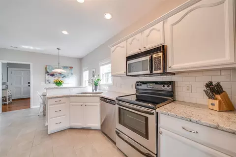 406 Pershing Rd, Raleigh, NC 27608 photo 4