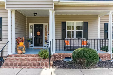 444 Galaxy Dr, Garner, NC 27529 photo 2