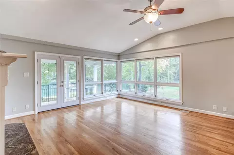 512 Parkview Dr, Durham, NC 27712 photo 9