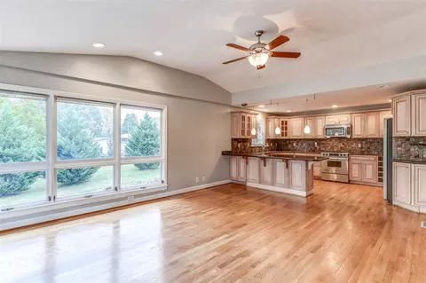 512 Parkview Dr, Durham, NC 27712 photo 11