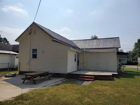 501 E Morris Ave, Benson, NC 27504 photo 4