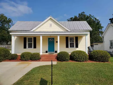 501 E Morris Ave, Benson, NC 27504 photo 1