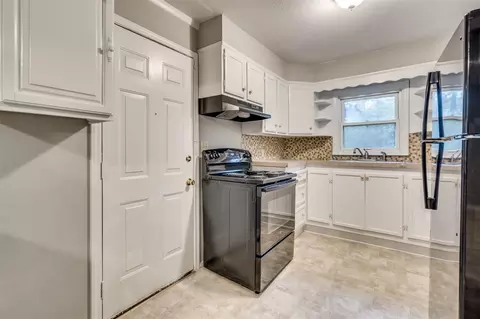 3028 Ruth St, Durham, NC 27704 photo 4