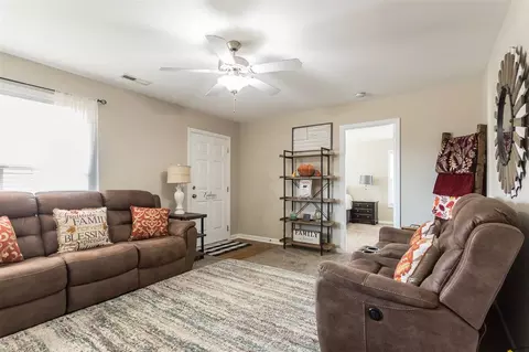 285 Gray Ghost St, Benson, NC 27504 photo 7