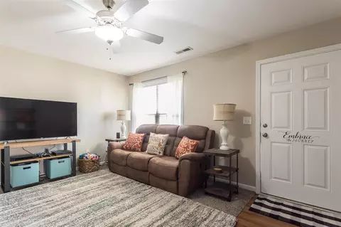 285 Gray Ghost St, Benson, NC 27504 photo 5