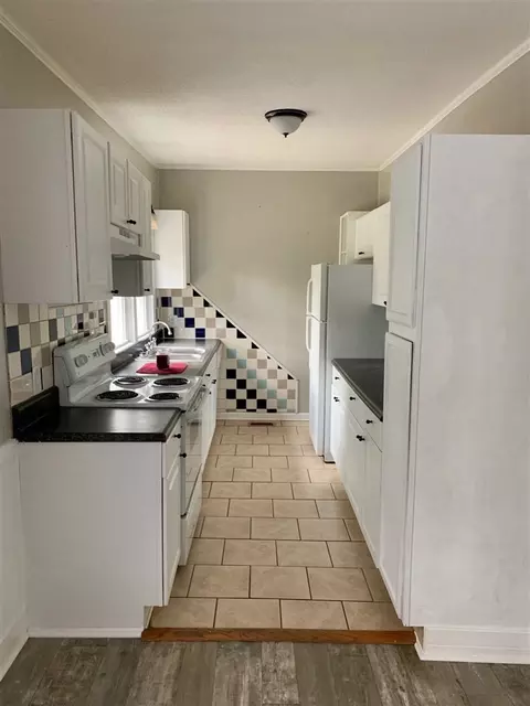 107 W E St, Erwin, NC 28339 photo 5