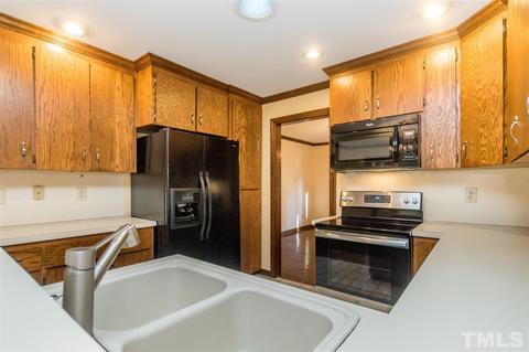 112 Bourke Pl, Cary, NC 27511 photo 9