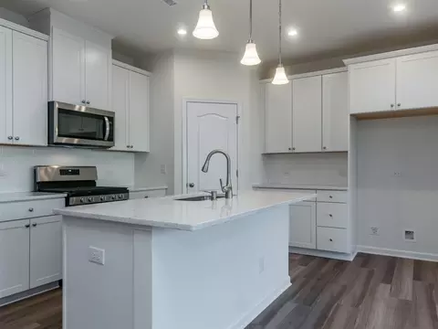 907 Lippincott Rd, Durham, NC 27703 photo 10
