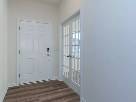 907 Lippincott Rd, Durham, NC 27703 photo 4