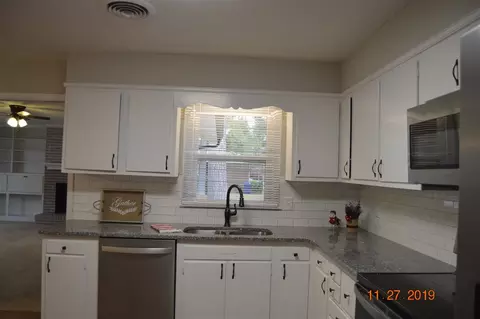 916 S Walnut Dr, Smithfield, NC 27577 photo 8