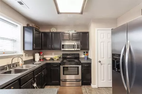 302 N Waters Edge Dr, Durham, NC 27703 photo 14