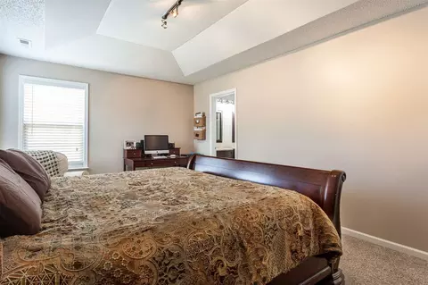 302 N Waters Edge Dr, Durham, NC 27703 photo 17