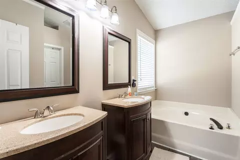 302 N Waters Edge Dr, Durham, NC 27703 photo 18