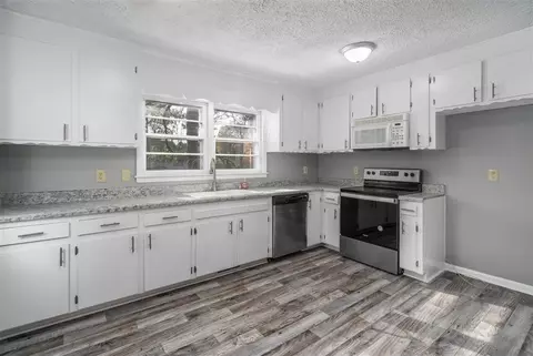 1402 Norene Cir, Garner, NC 27529 photo 4