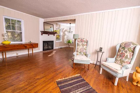 701 W Cornwallis Rd, Durham, NC 27707 photo 8