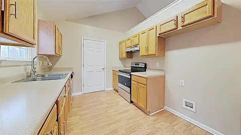 914 Alpha Dr, Durham, NC 27703 photo 6