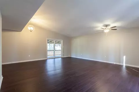 3 Hendricks Ct, Durham, NC 27707 photo 2