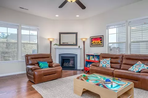 1031 Laredo Ln, Durham, NC 27703 photo 3
