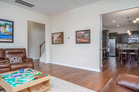 1031 Laredo Ln, Durham, NC 27703 photo 5