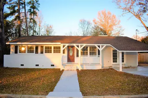 607 E Bay St, Dunn, NC 28334 photo 1