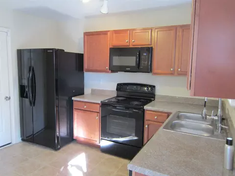 1608 Great Bend Dr, Durham, NC 27704 photo 2